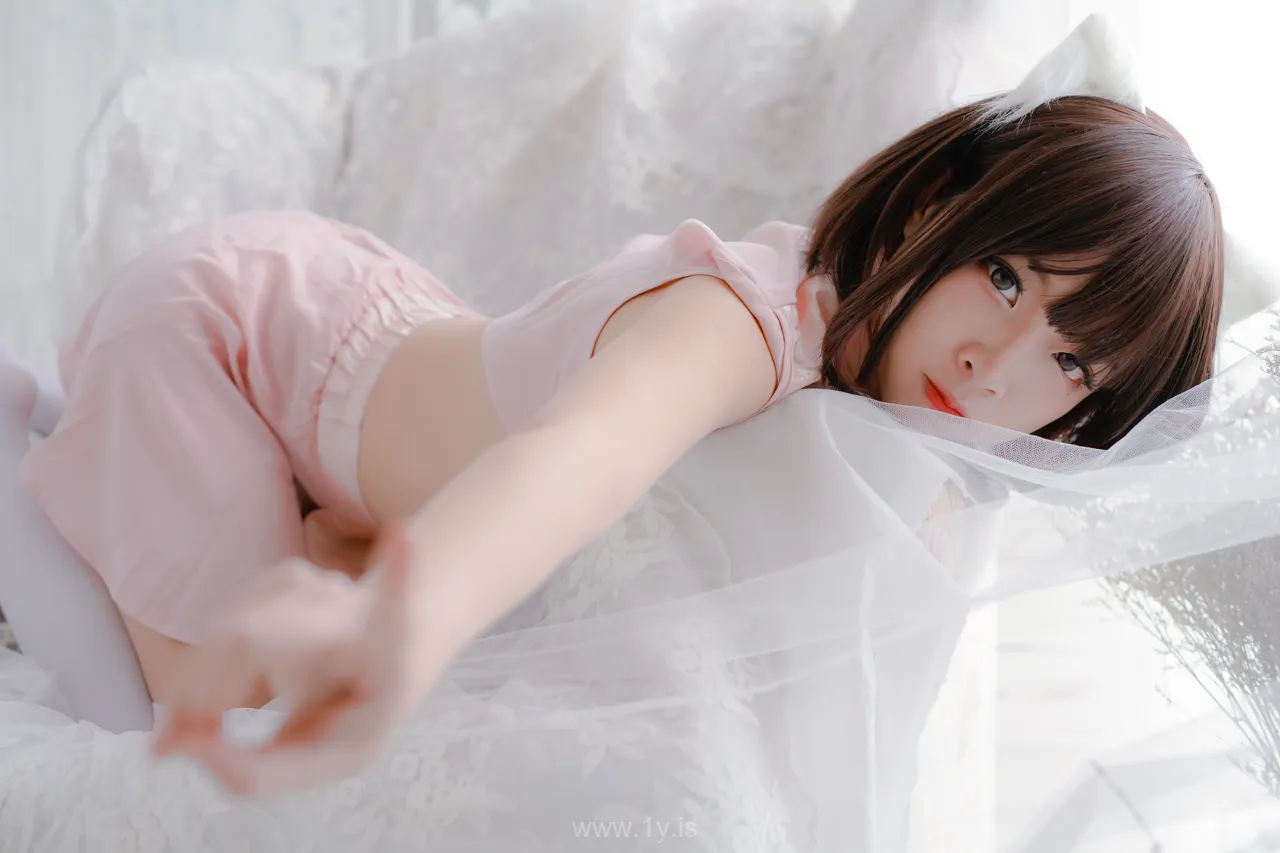 Nisa（二佐） Vol.07 Appealing & Quiet Chinese Chick 粉旗袍